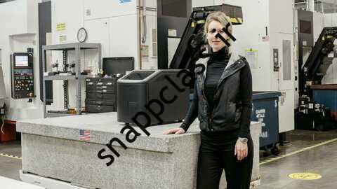 با افزایش افتتاحیه، تعداد افرادی که شغل خود را ترک می کنند در ماه اکتبر رکورد بالایی باقی ماند.