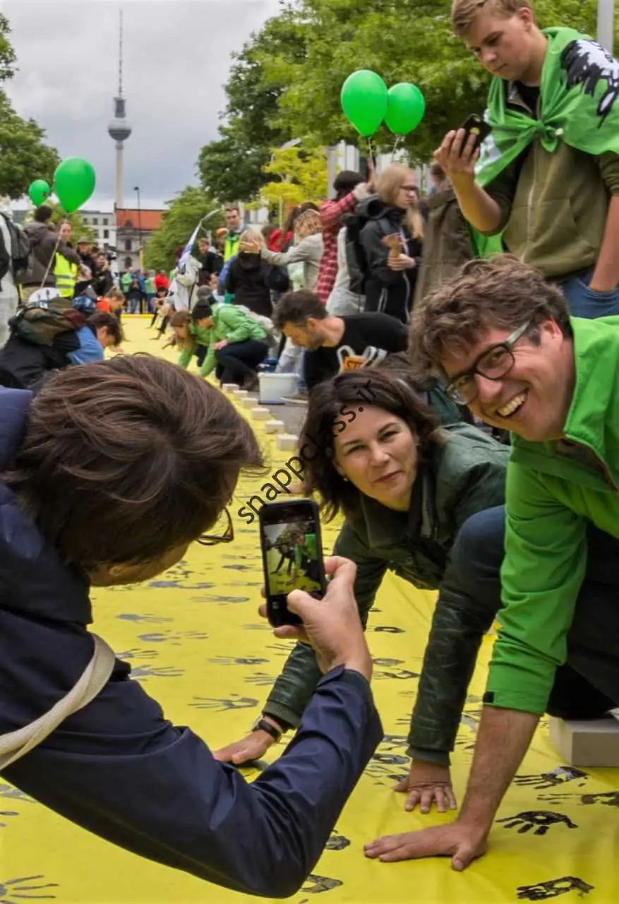 آنالنا بیرباخ وزیر خارجه جدید آلمان کیست؟