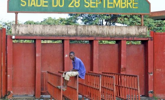 صدها نفر کشته و زخمی شدند و صدها زن در استادیوم 28 سپتامبر 2009 در کوناکری، گینه مورد تجاوز جنسی قرار گرفتند.  عکس: آیرین